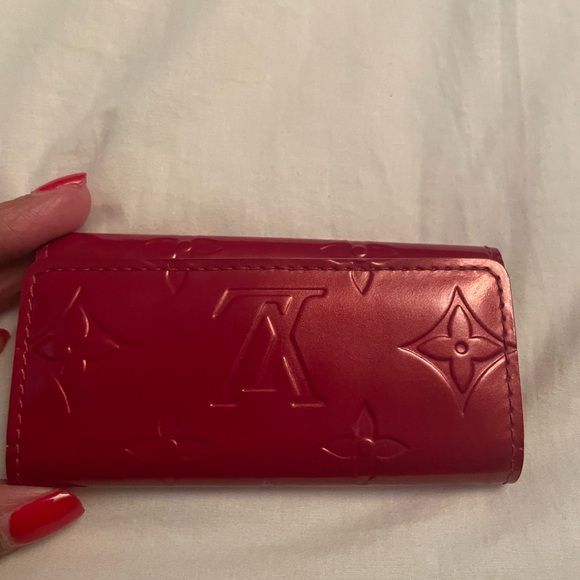 Louis Vuitton Accessories - Authentic Louis Vuitton LV key holder